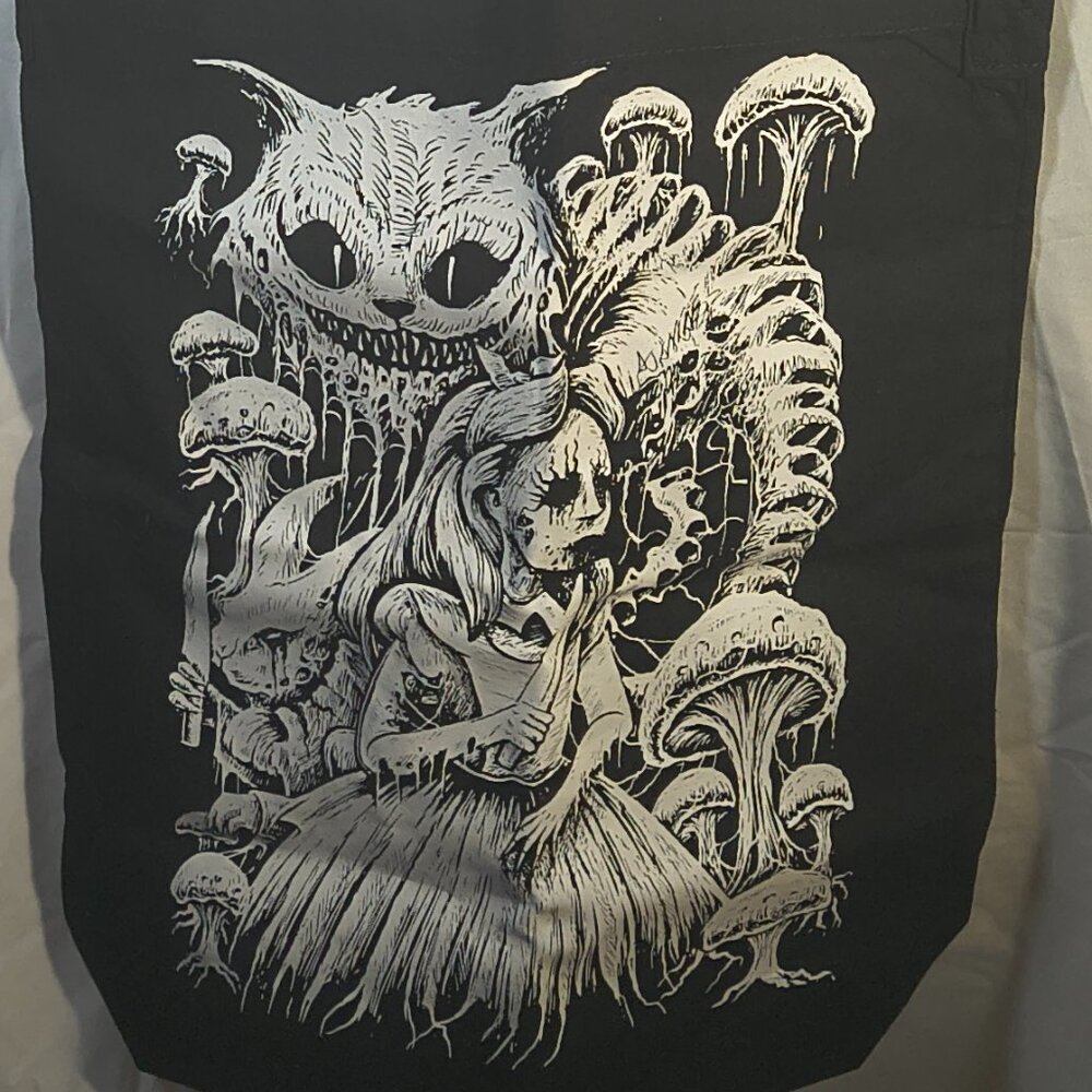 Alice in Wonderland Creepy Bag - Picture 2 of 3
